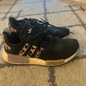 Woman’s shoes Addis’s Nmd